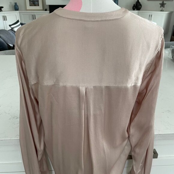 Rails Lg Slv Rayon Viscose Crepe Chiffon Blouse Pearl Champagne Sz M NWT - Picture 7 of 14
